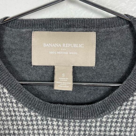 Banana Republic Wool Houndstooth Print Grey Sweater - Picture 3 of 4